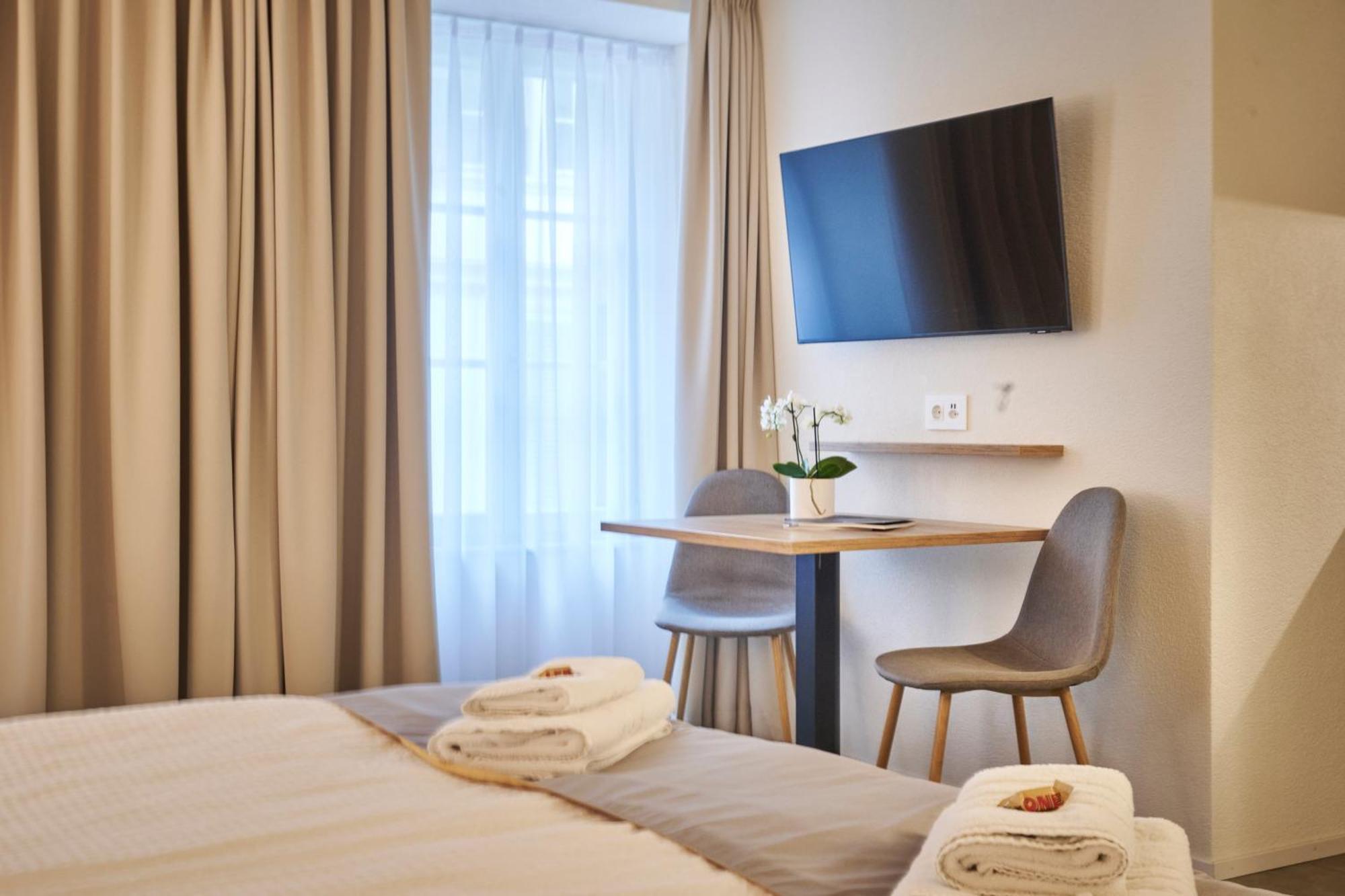 Aparthotel Krone - Self Check-In Unterseen 外观 照片