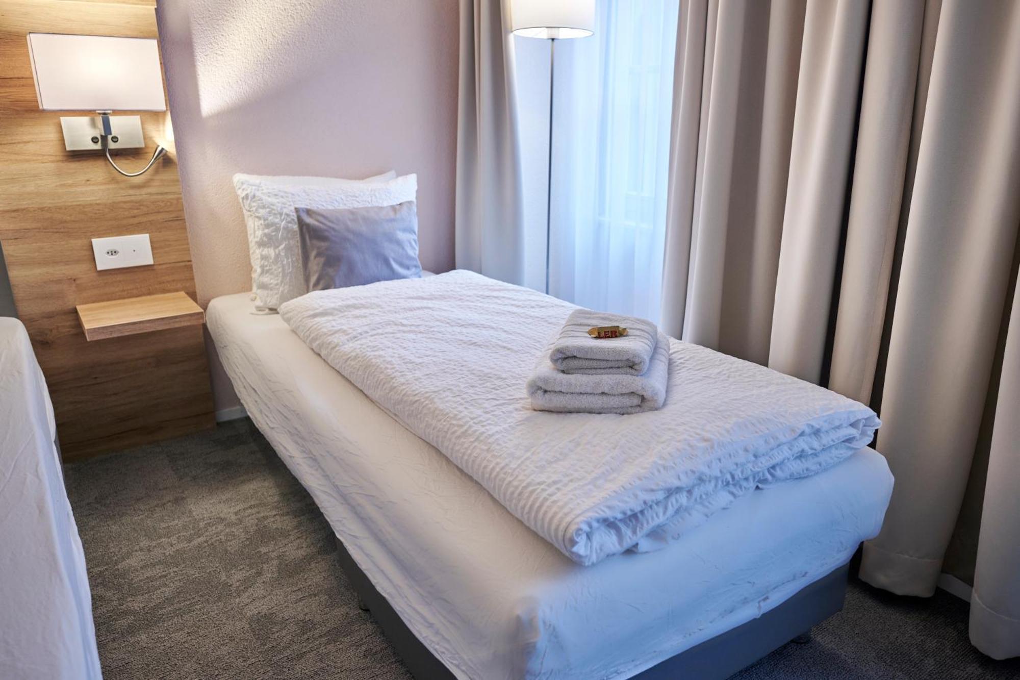 Aparthotel Krone - Self Check-In Unterseen 外观 照片