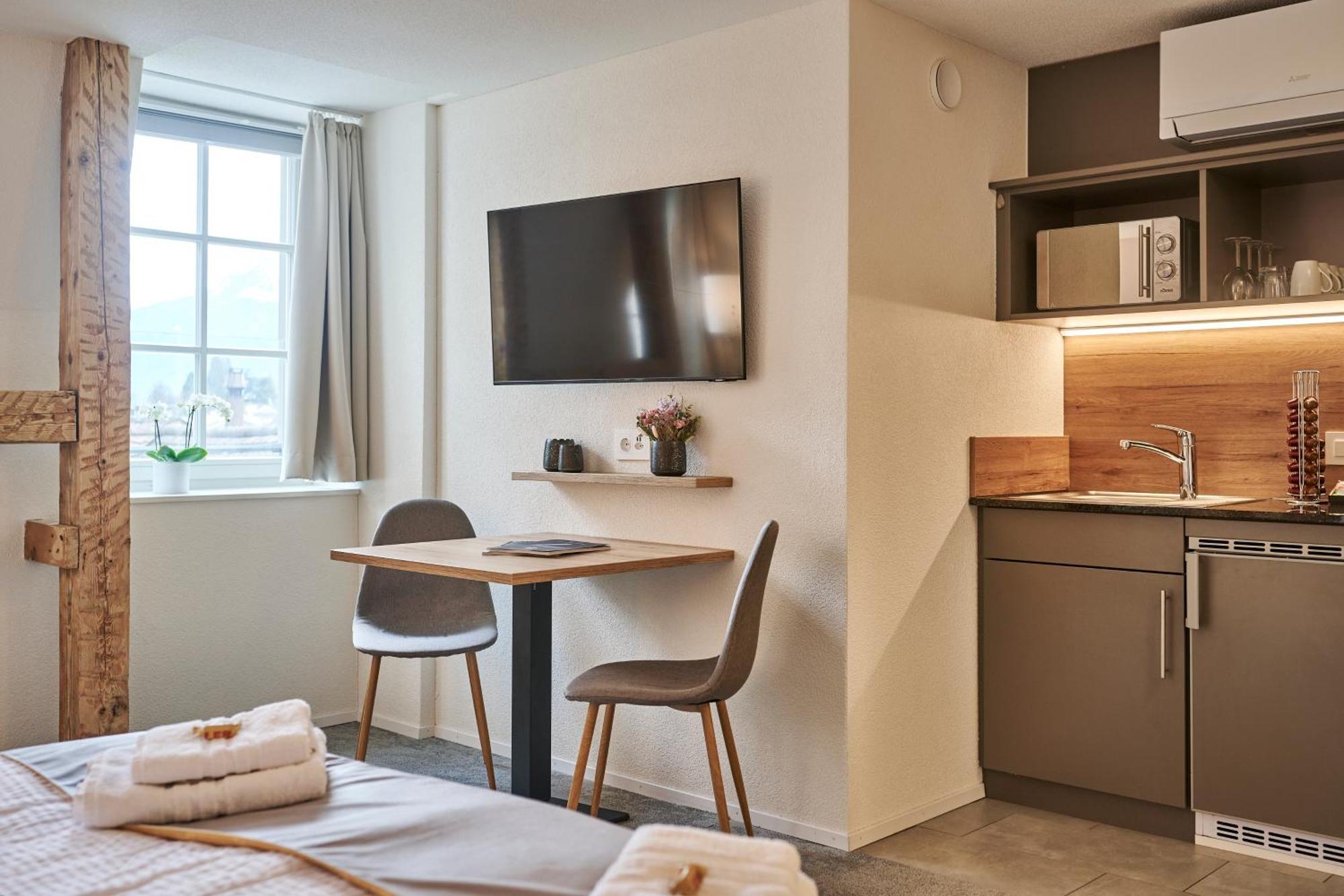 Aparthotel Krone - Self Check-In Unterseen 外观 照片