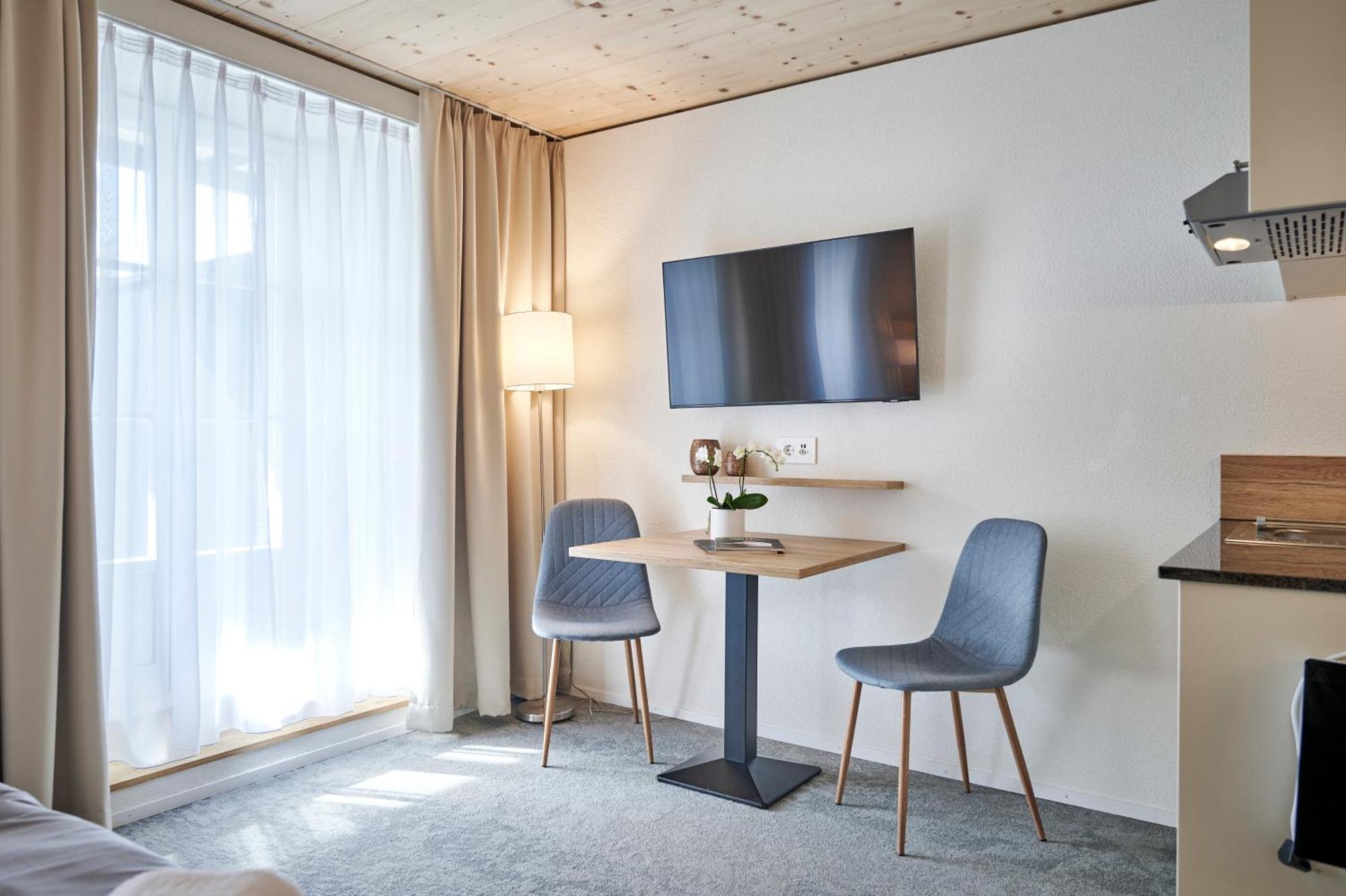 Aparthotel Krone - Self Check-In Unterseen 外观 照片
